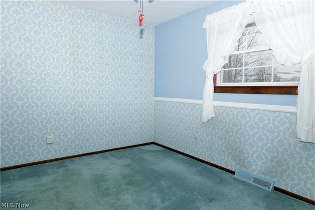 693 Idlewood Avenue, Sheffield Lake, OH 44054