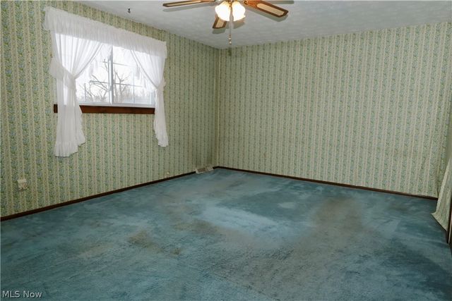 693 Idlewood Avenue, Sheffield Lake, OH 44054