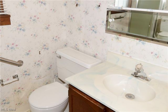 693 Idlewood Avenue, Sheffield Lake, OH 44054