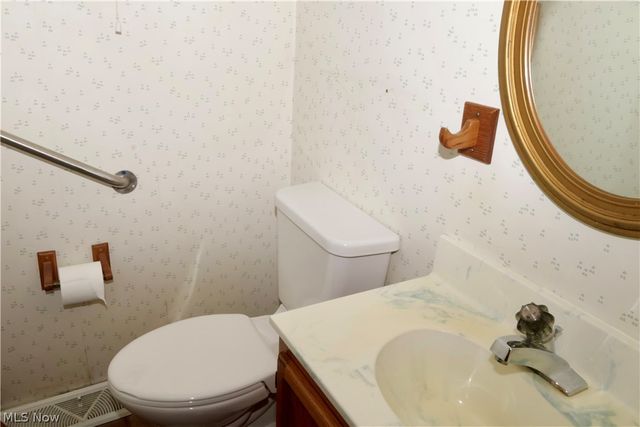 693 Idlewood Avenue, Sheffield Lake, OH 44054