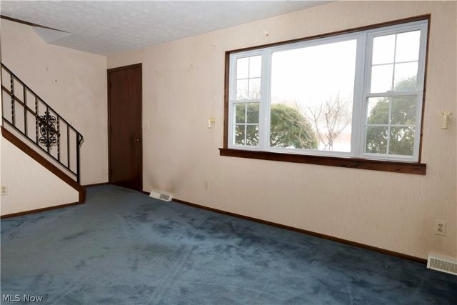 693 Idlewood Avenue, Sheffield Lake, OH 44054