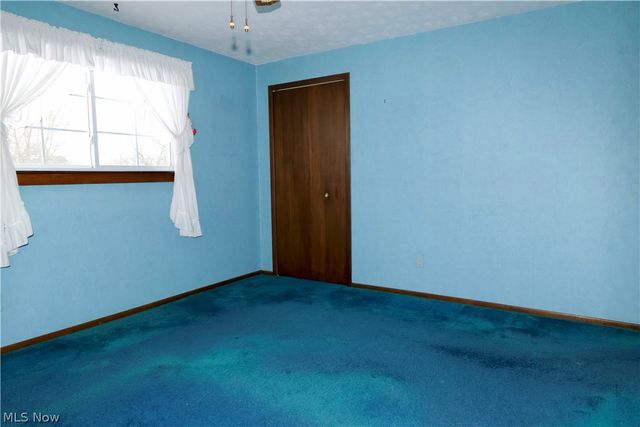 693 Idlewood Avenue, Sheffield Lake, OH 44054