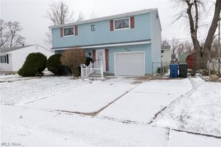 693 Idlewood Avenue, Sheffield Lake, OH 44054