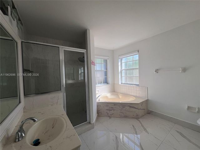 109 Gables Blvd, Weston, FL 33326