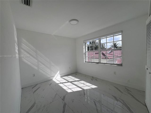 109 Gables Blvd, Weston, FL 33326