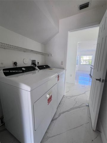 109 Gables Blvd, Weston, FL 33326