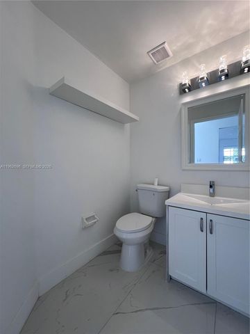 109 Gables Blvd, Weston, FL 33326