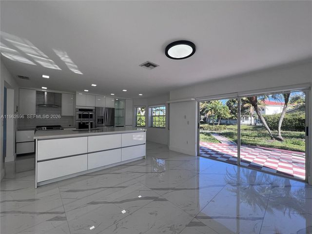 109 Gables Blvd, Weston, FL 33326