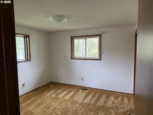 13202 Ne BROOKSIDE Dr, Aurora, OR 97002