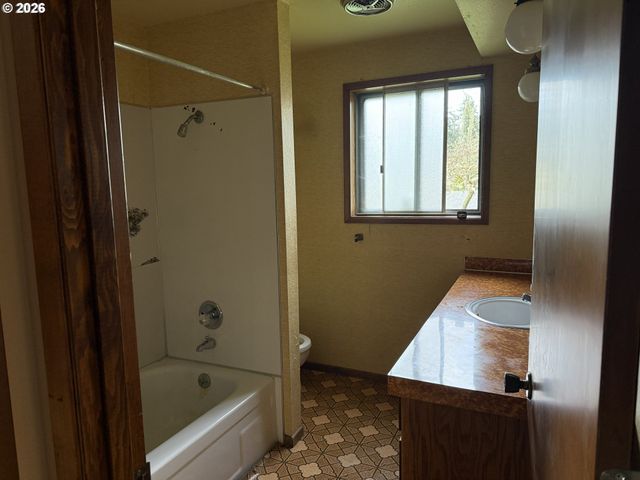 13202 Ne BROOKSIDE Dr, Aurora, OR 97002