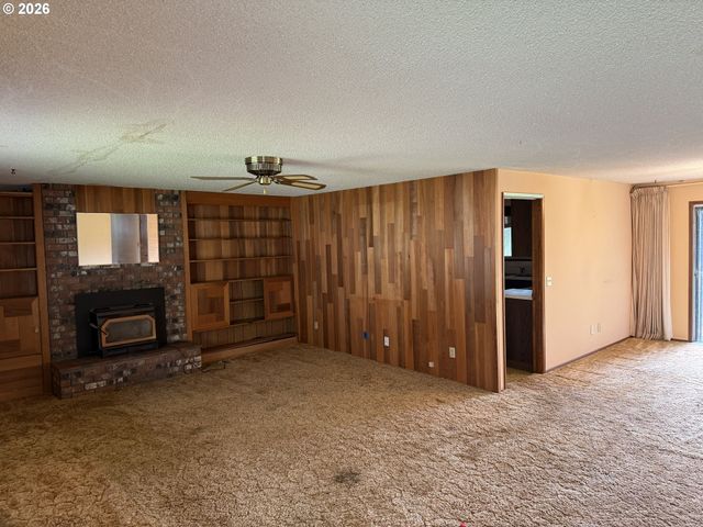 13202 Ne BROOKSIDE Dr, Aurora, OR 97002