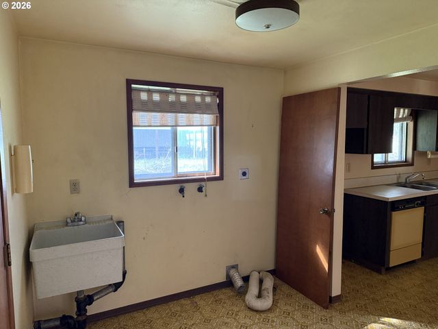 13202 Ne BROOKSIDE Dr, Aurora, OR 97002