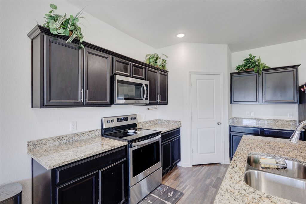 420 Gypsum Lane, Glenn Heights, TX 75154 — photo 3