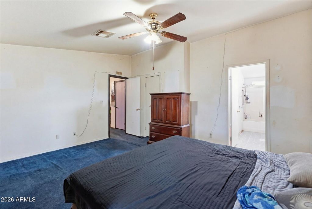 Image 18 of property listing at 2120 S 382ND Avenue, Tonopah, AZ 85354