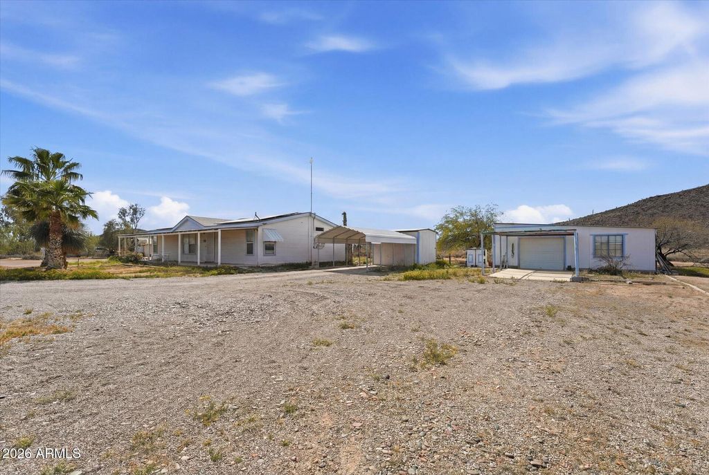 Image 2 of property listing at 2120 S 382ND Avenue, Tonopah, AZ 85354
