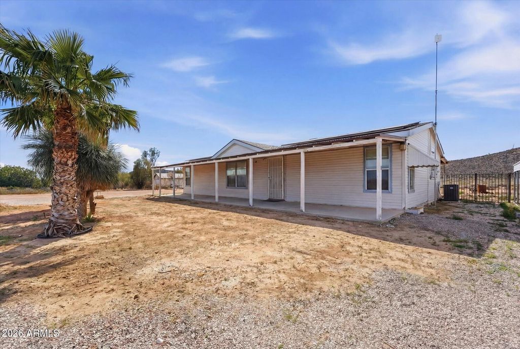 Image 3 of property listing at 2120 S 382ND Avenue, Tonopah, AZ 85354