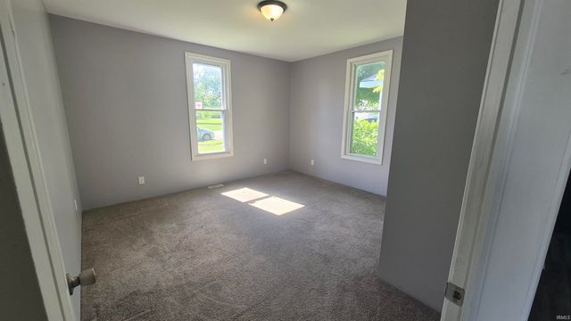 625 N Broadway, Albany, IN 47320