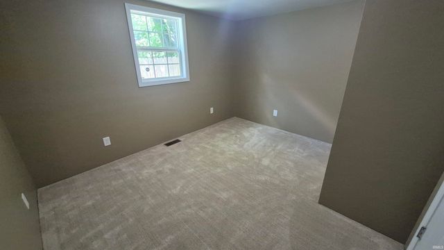 625 N Broadway, Albany, IN 47320