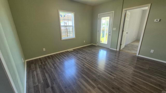 625 N Broadway, Albany, IN 47320