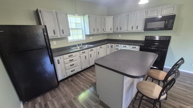 625 N Broadway, Albany, IN 47320