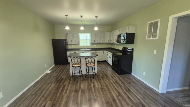 625 N Broadway, Albany, IN 47320