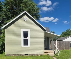625 N Broadway, Albany, IN 47320