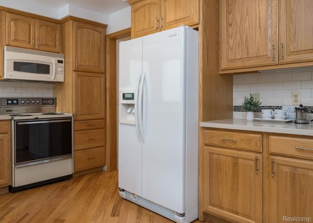 32312 Arlington Drive, Beverly Hills Village, MI 48025