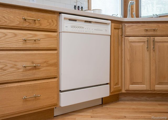 32312 Arlington Drive, Beverly Hills Village, MI 48025