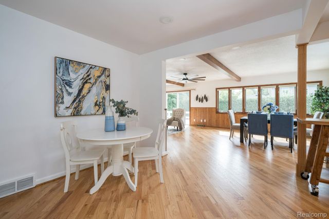 32312 Arlington Drive, Beverly Hills Village, MI 48025