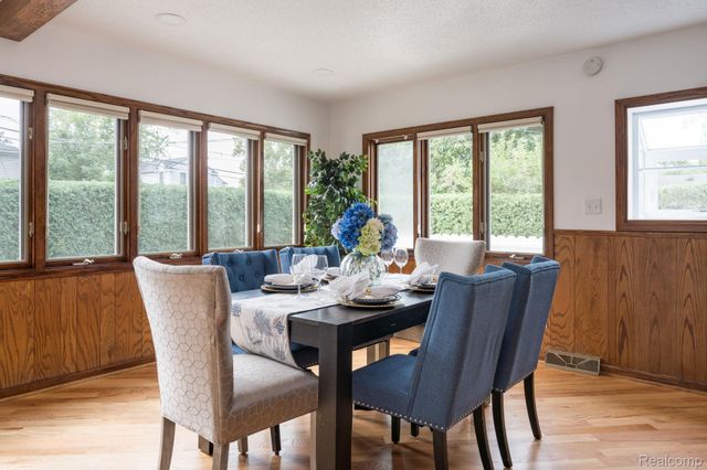 32312 Arlington Drive, Beverly Hills Village, MI 48025