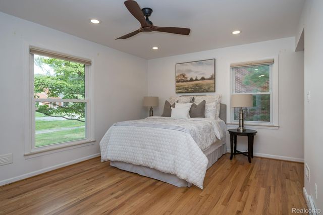 32312 Arlington Drive, Beverly Hills Village, MI 48025