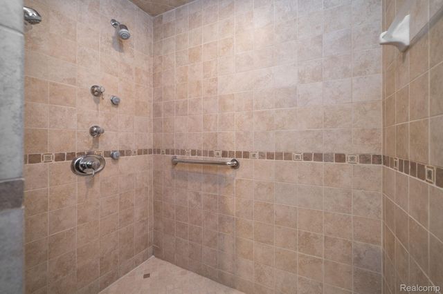 32312 Arlington Drive, Beverly Hills Village, MI 48025