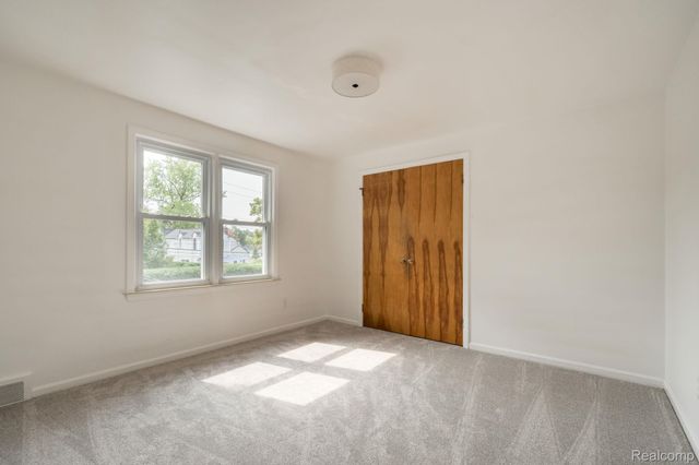 32312 Arlington Drive, Beverly Hills Village, MI 48025