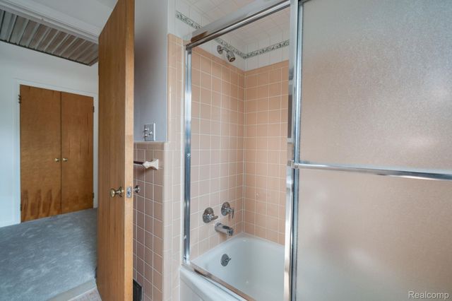 32312 Arlington Drive, Beverly Hills Village, MI 48025
