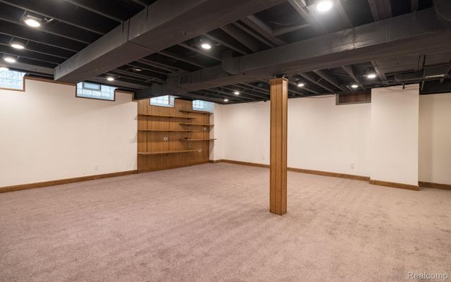 32312 Arlington Drive, Beverly Hills Village, MI 48025