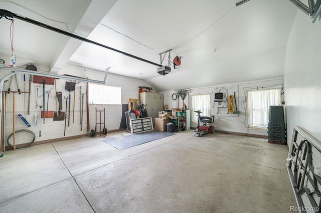 32312 Arlington Drive, Beverly Hills Village, MI 48025