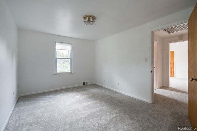 32312 Arlington Drive, Beverly Hills Village, MI 48025
