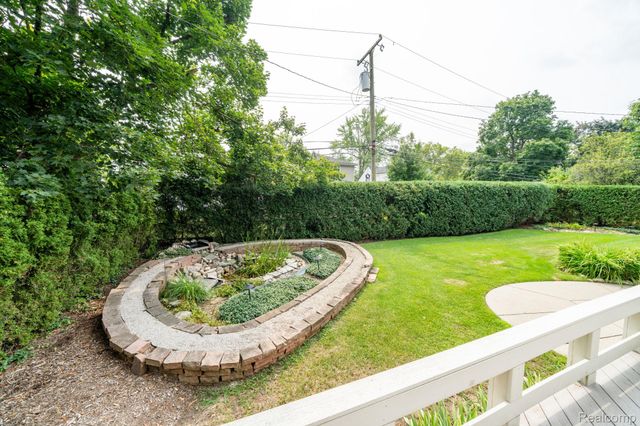 32312 Arlington Drive, Beverly Hills Village, MI 48025