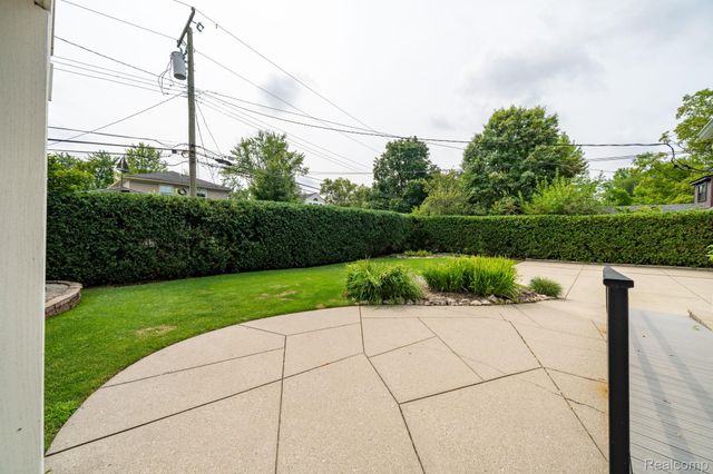 32312 Arlington Drive, Beverly Hills Village, MI 48025