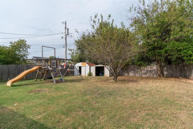 311 E Grumman Drive, Midwest City, OK 73110