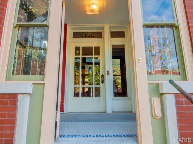 4152 Hartford Street, St Louis, MO 63116