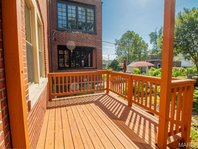 4152 Hartford Street, St Louis, MO 63116
