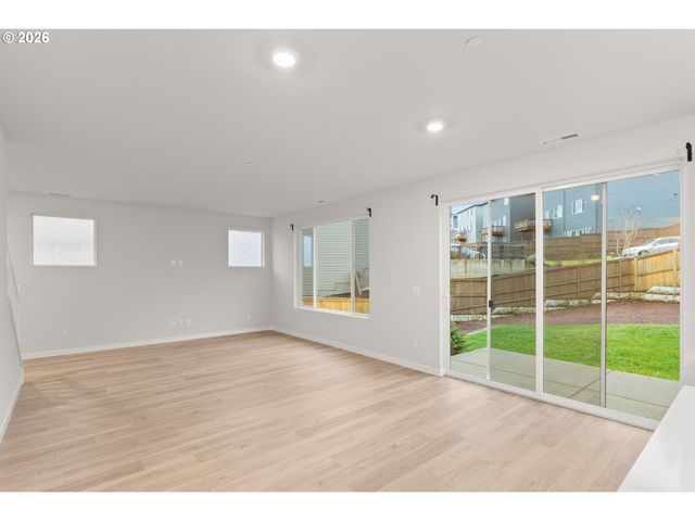 17335 Nw LOOMIS Ln, Portland, OR 97229