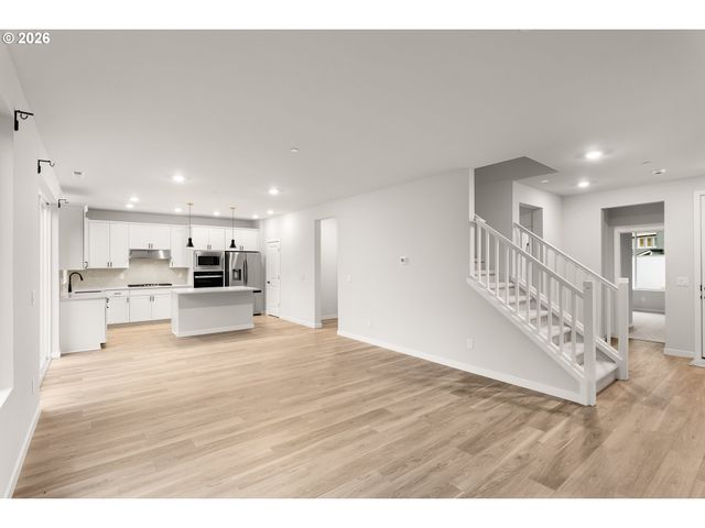 17335 Nw LOOMIS Ln, Portland, OR 97229