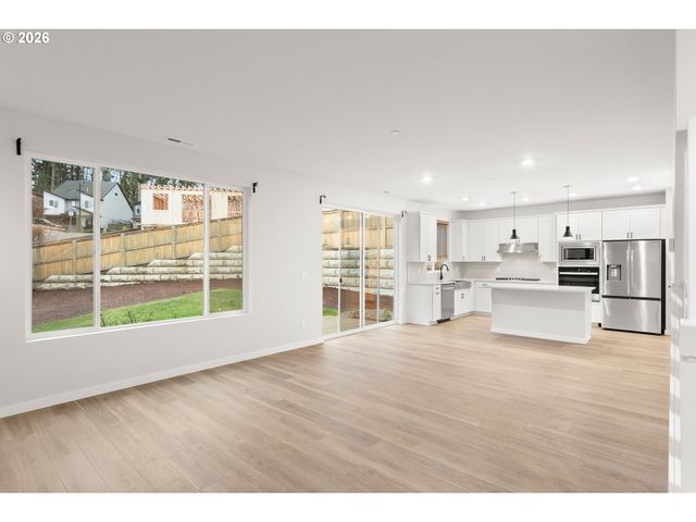 17335 Nw LOOMIS Ln, Portland, OR 97229