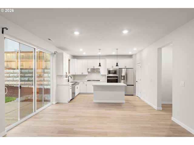 17335 Nw LOOMIS Ln, Portland, OR 97229