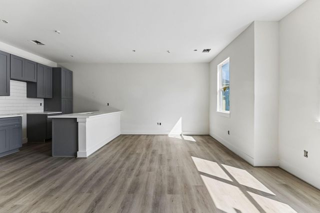 2037 Oak Forest Drive A-B, Houston, TX 77018