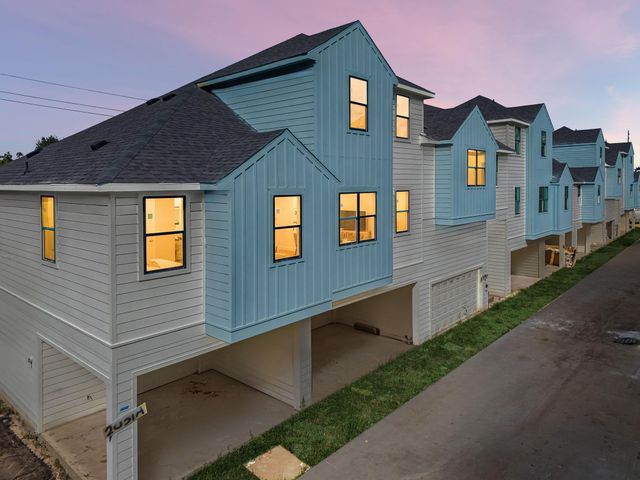 2037 Oak Forest Drive A-B, Houston, TX 77018