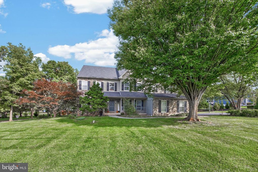 3831 VICTORIA DR, COLLEGEVILLE, PA 19426 — exterior