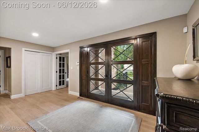 2999 Bloomfield Park Drive, West Bloomfield Charter Township, MI 48323